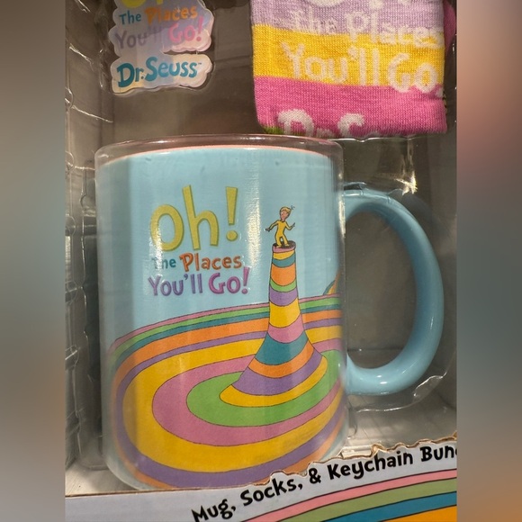 Dr.  Seuss Oh the Places You'll Go Mug, Socks & Key Chain Gift Set NEW IN BOX - Picture 2 of 9